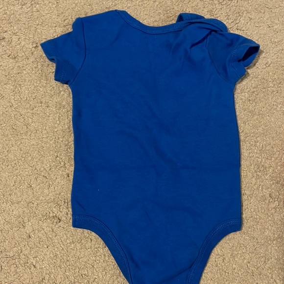 DC Justice League 3-6M Onesie Bundle (3) - Picture 6 of 10